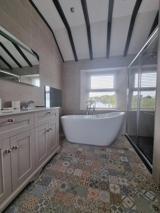 Luxurious Cottage With Hot Tub, Lake District Duddon Ngoại thất bức ảnh
