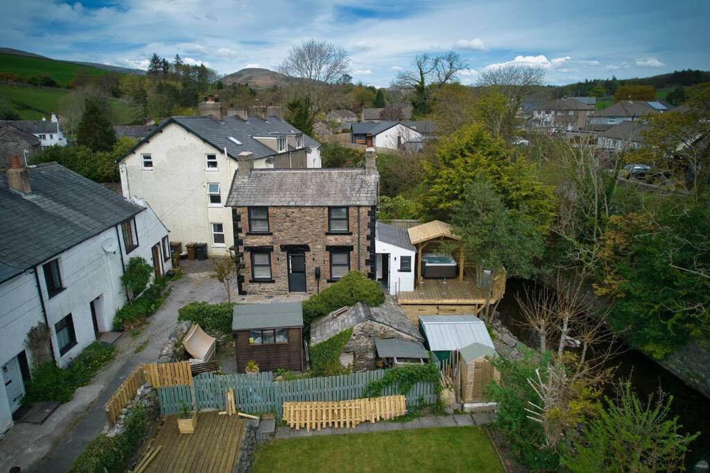 Luxurious Cottage With Hot Tub, Lake District Duddon Ngoại thất bức ảnh